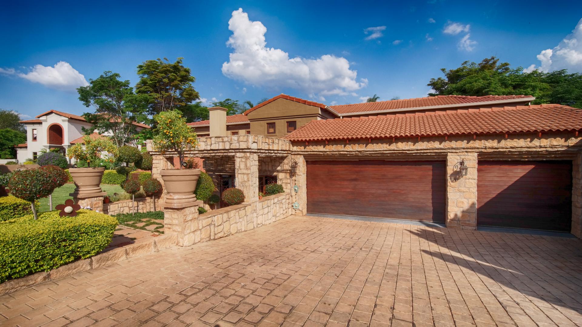 4 Bedroom House for Sale For Sale in Woodhill Golf Estate