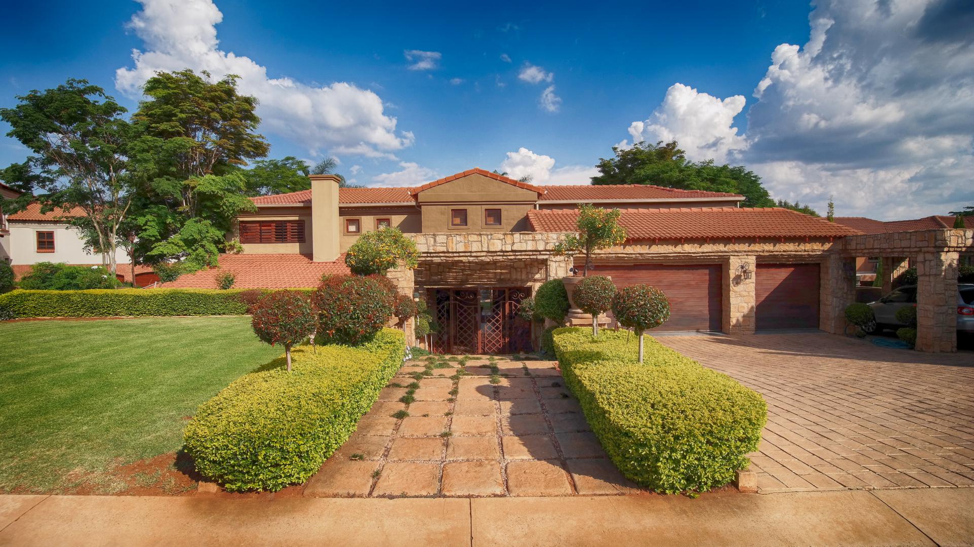 Front View of property in Woodhill Golf Estate