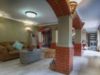 Lounges - 75 square meters of property in Woodhill Golf Estate