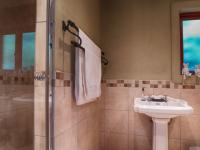 Bathroom 2 - 8 square meters of property in Woodhill Golf Estate