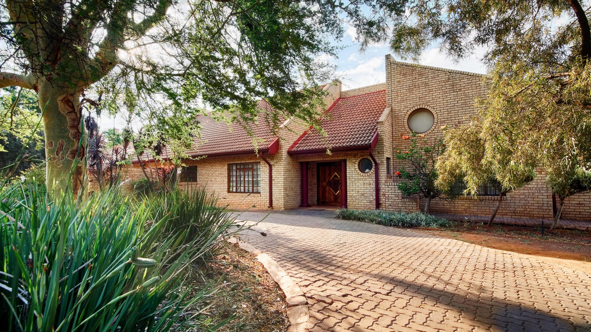 Front View of property in Woodhill Golf Estate