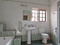 Bathroom 1 - 14 square meters of property in Woodhill Golf Estate