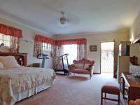 Main Bedroom - 60 square meters of property in Woodhill Golf Estate