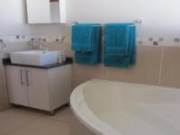 Bathroom 1 - 9 square meters of property in Emalahleni (Witbank) 