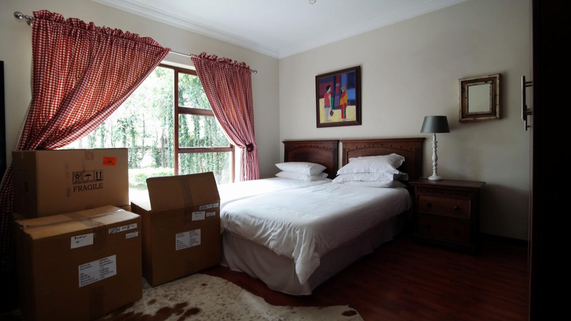 Bed Room 1 - 16 square meters of property in Silver Lakes Golf Estate