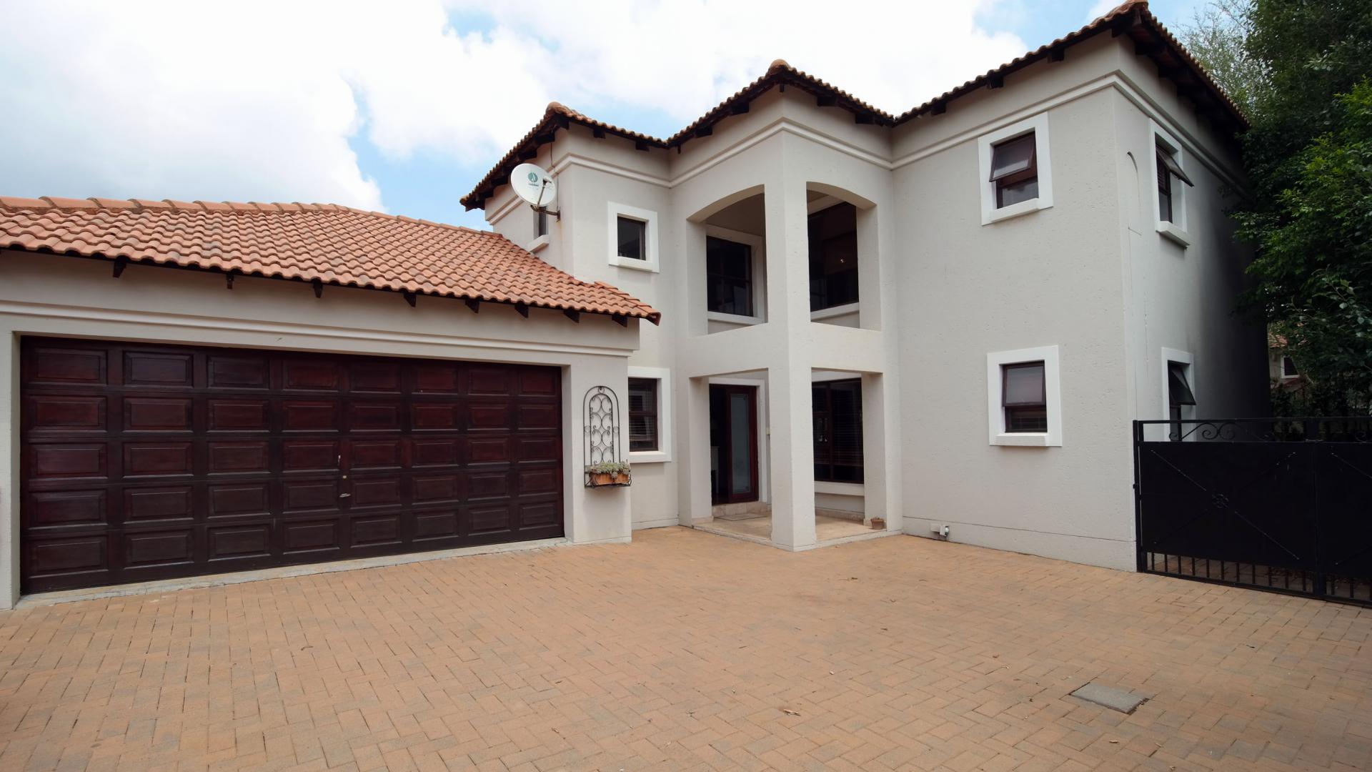 Front View of property in Silver Lakes Golf Estate