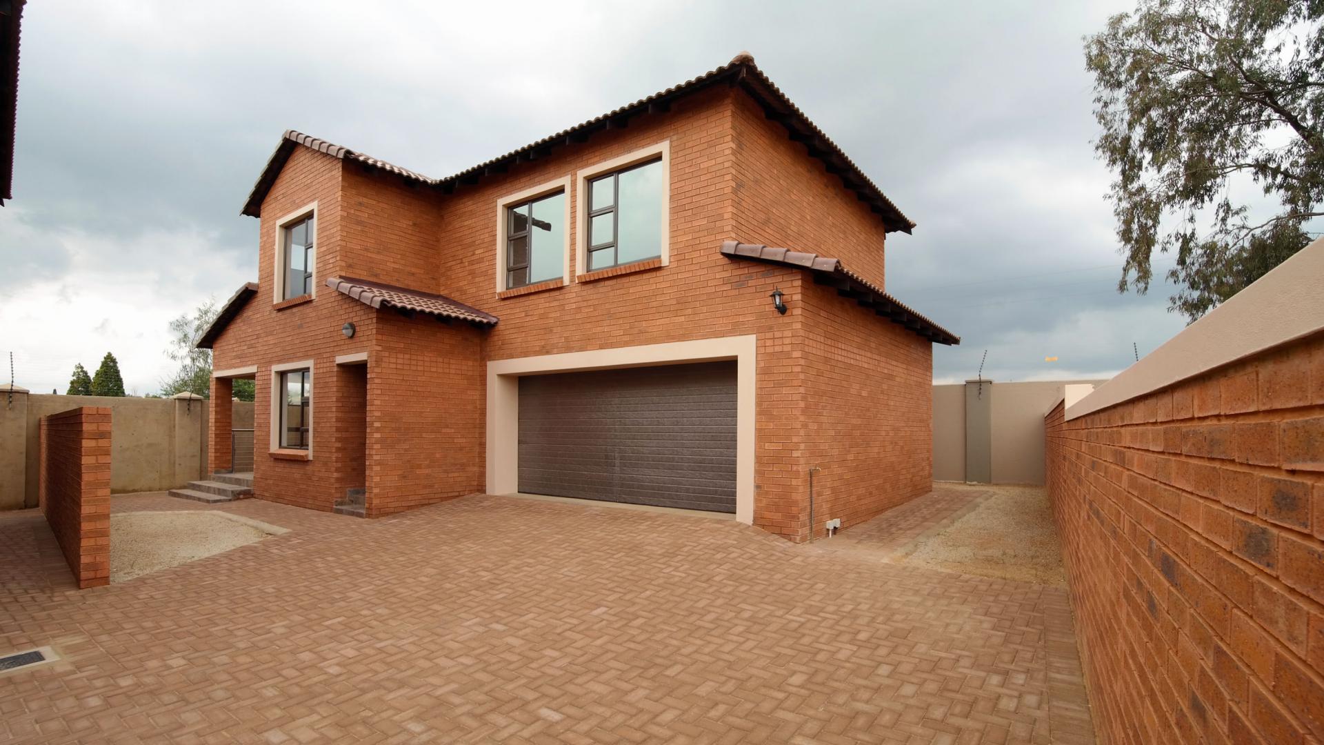 Front View of property in Heron Hill Estate