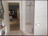 Main Bathroom - 10 square meters of property in Vereeniging
