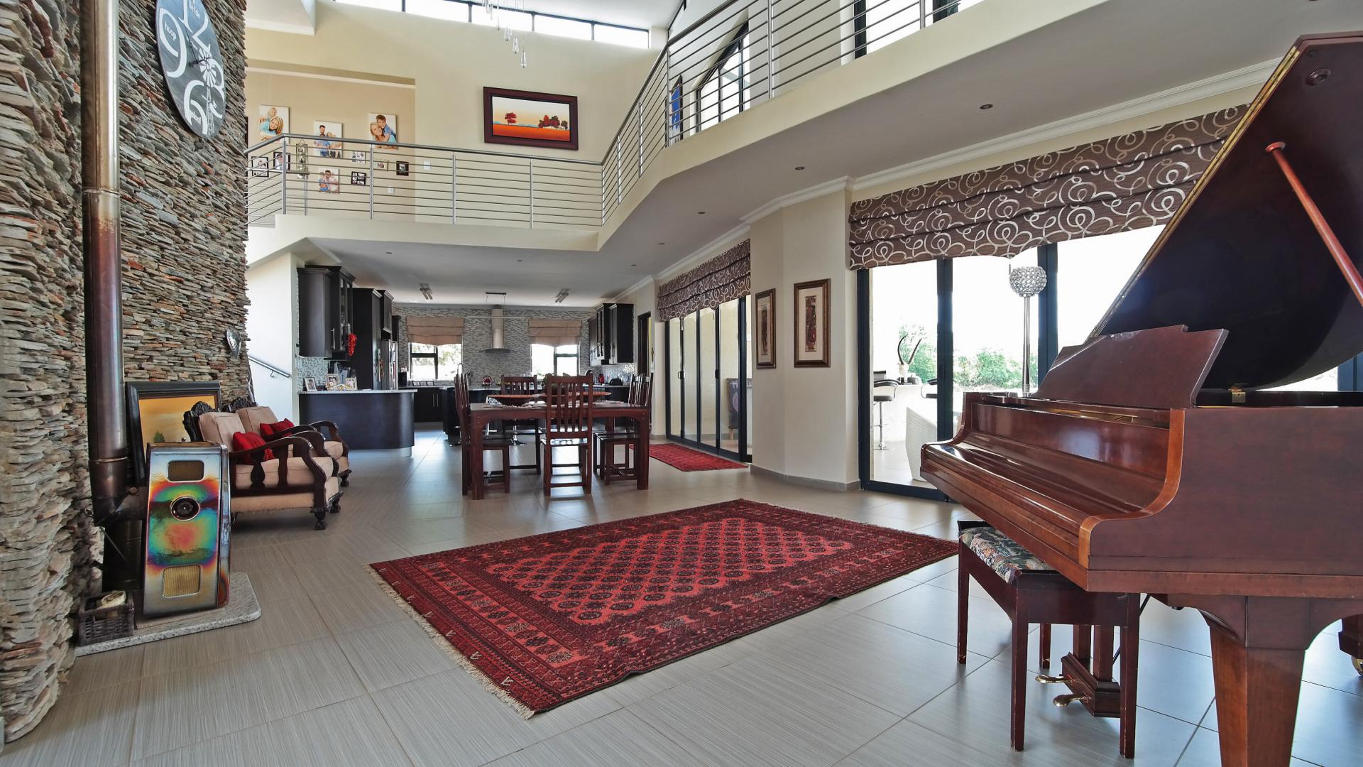 Spaces - 81 square meters of property in The Ridge Estate