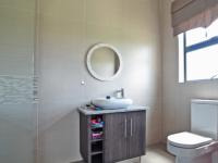 Bathroom 1 - 6 square meters of property in The Ridge Estate