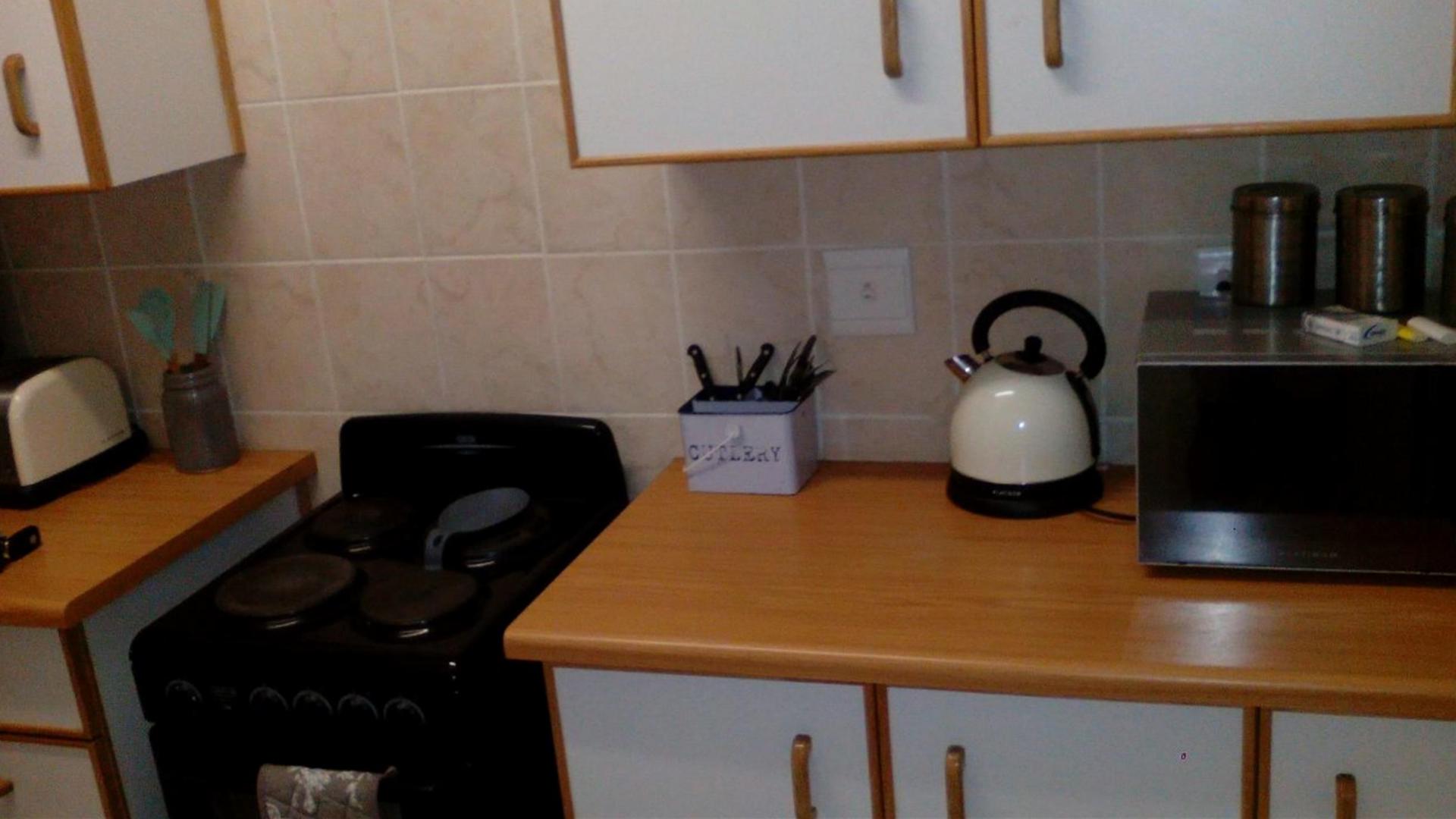 Kitchen - 9 square meters of property in Die Bult