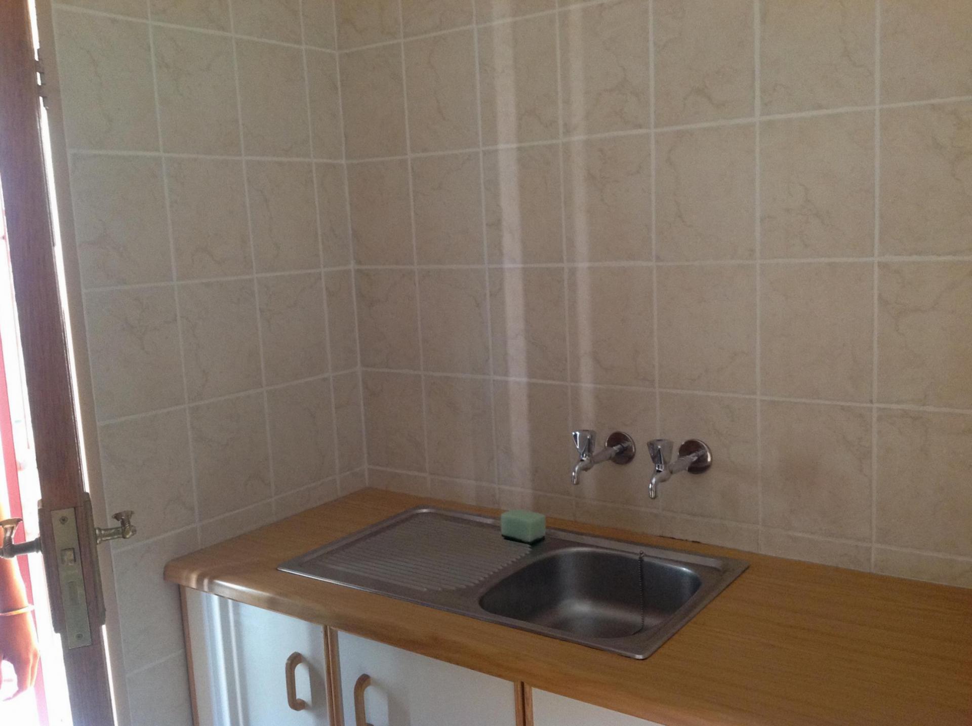Kitchen - 9 square meters of property in Die Bult