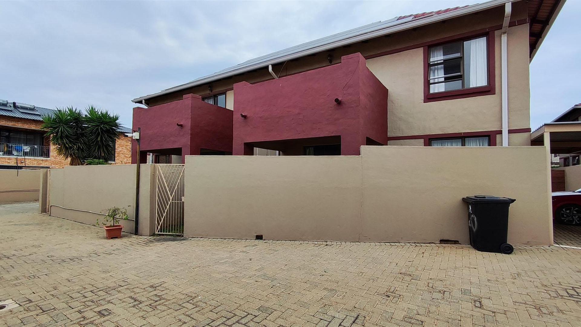 Front View of property in Alberton