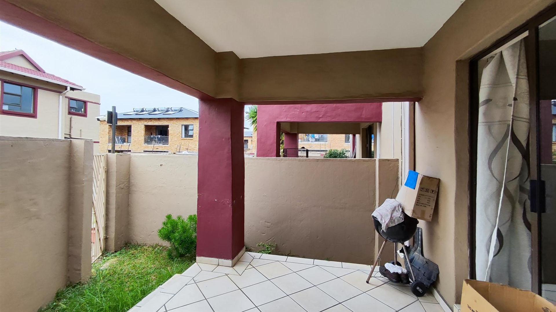 Patio - 14 square meters of property in Alberton