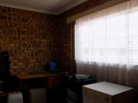 Bed Room 1 - 13 square meters of property in Riamarpark