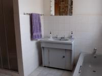 Bathroom 1 - 10 square meters of property in Riamarpark