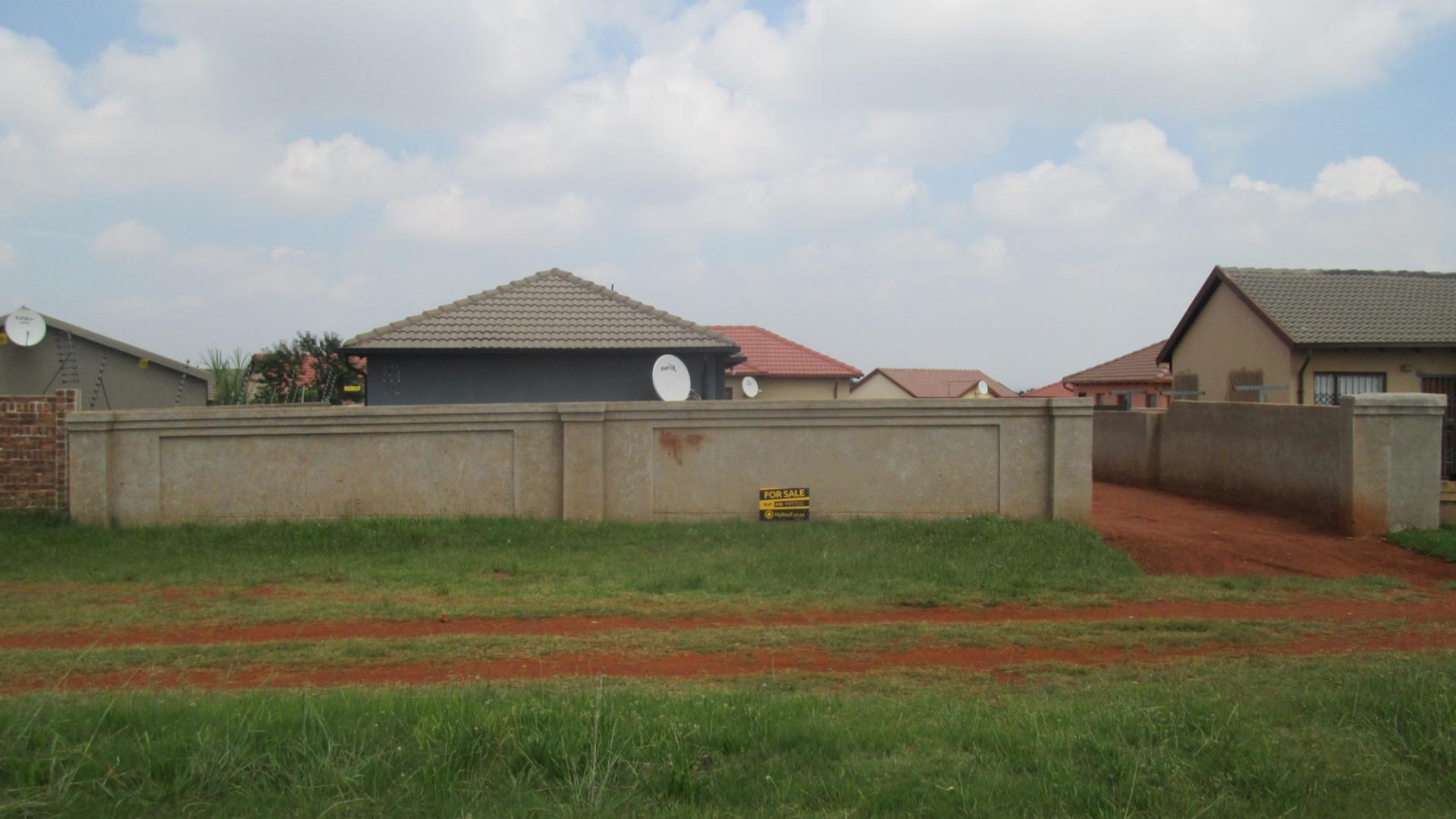 Front View of property in Dawn Park