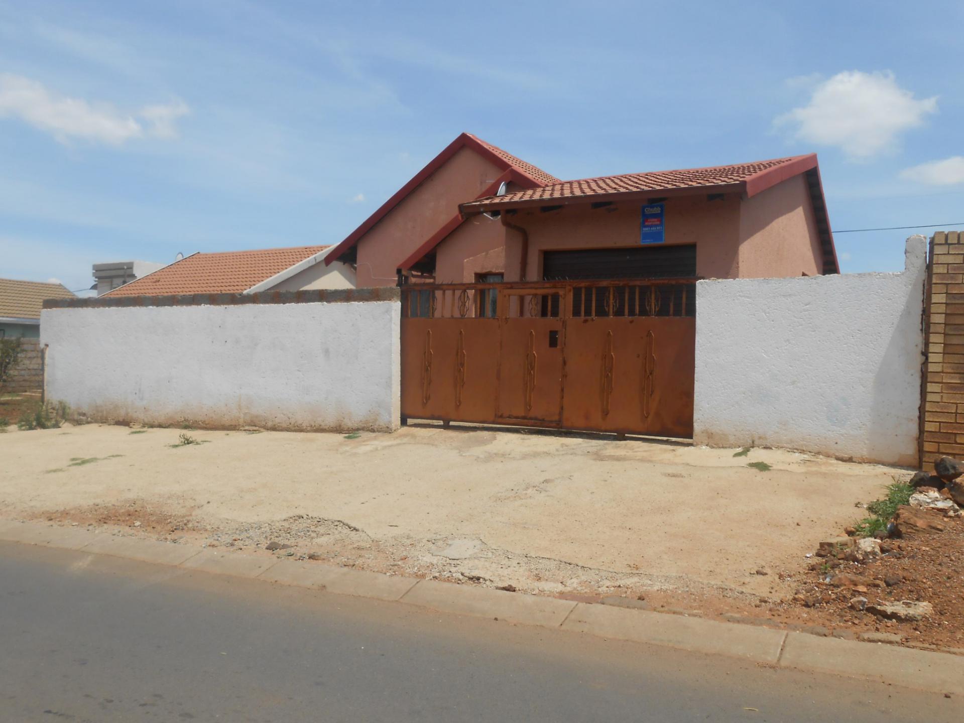 Front View of property in Protea Glen