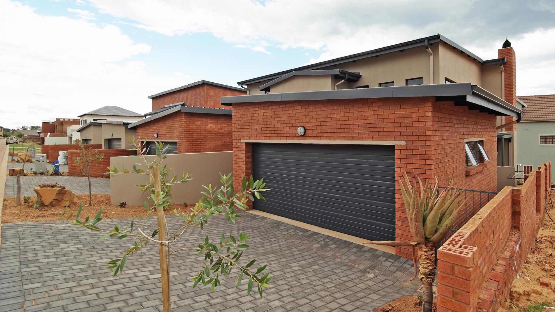 Front View of property in Heron Hill Estate