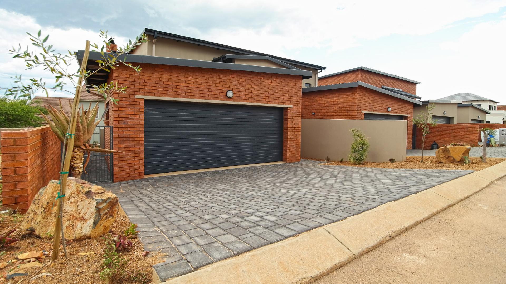 Front View of property in Heron Hill Estate