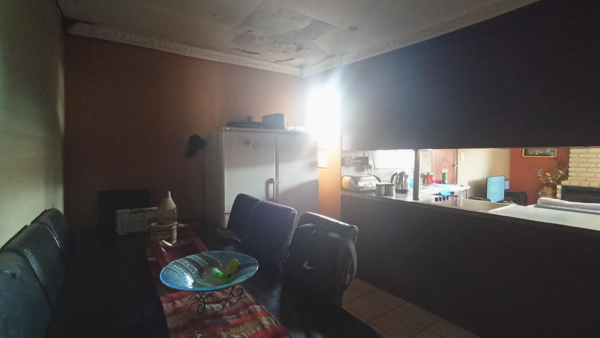Dining Room - 11 square meters of property in Clayville