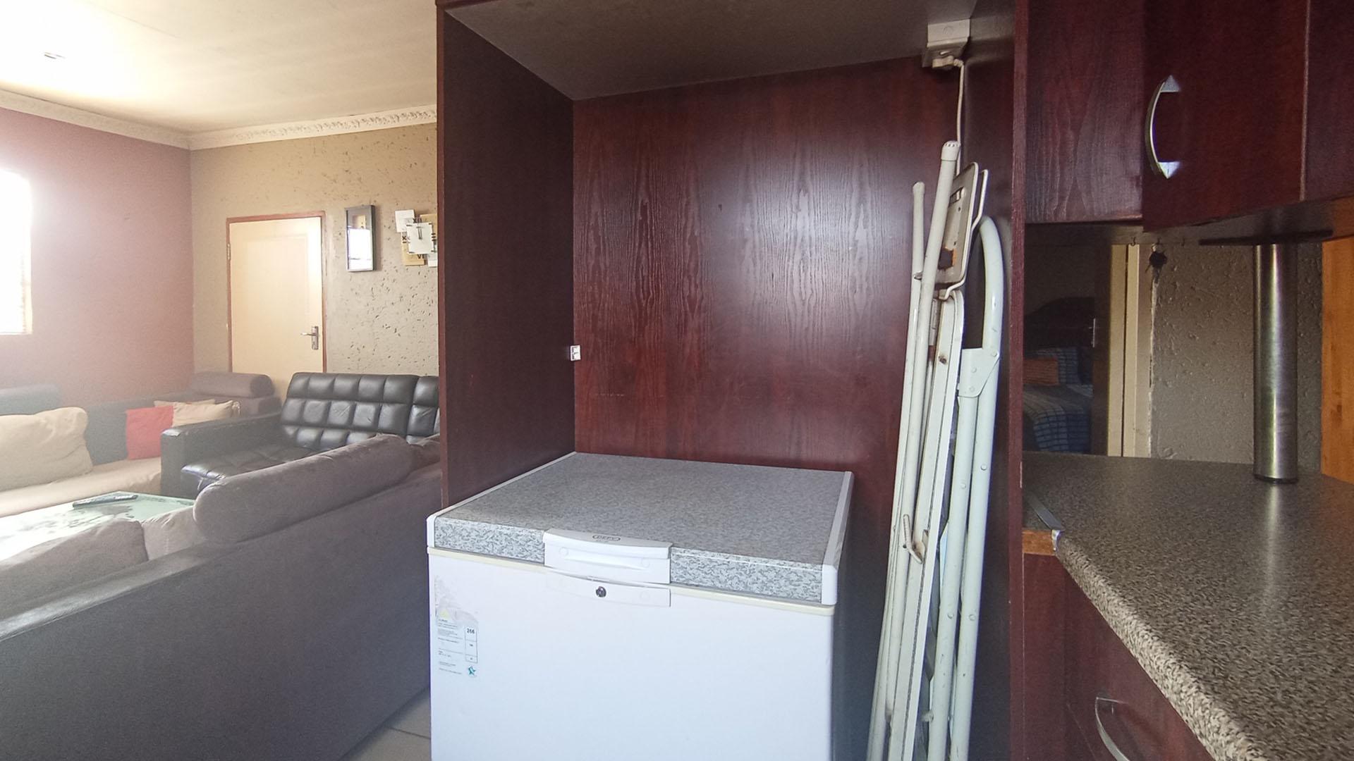 Kitchen - 15 square meters of property in Clayville