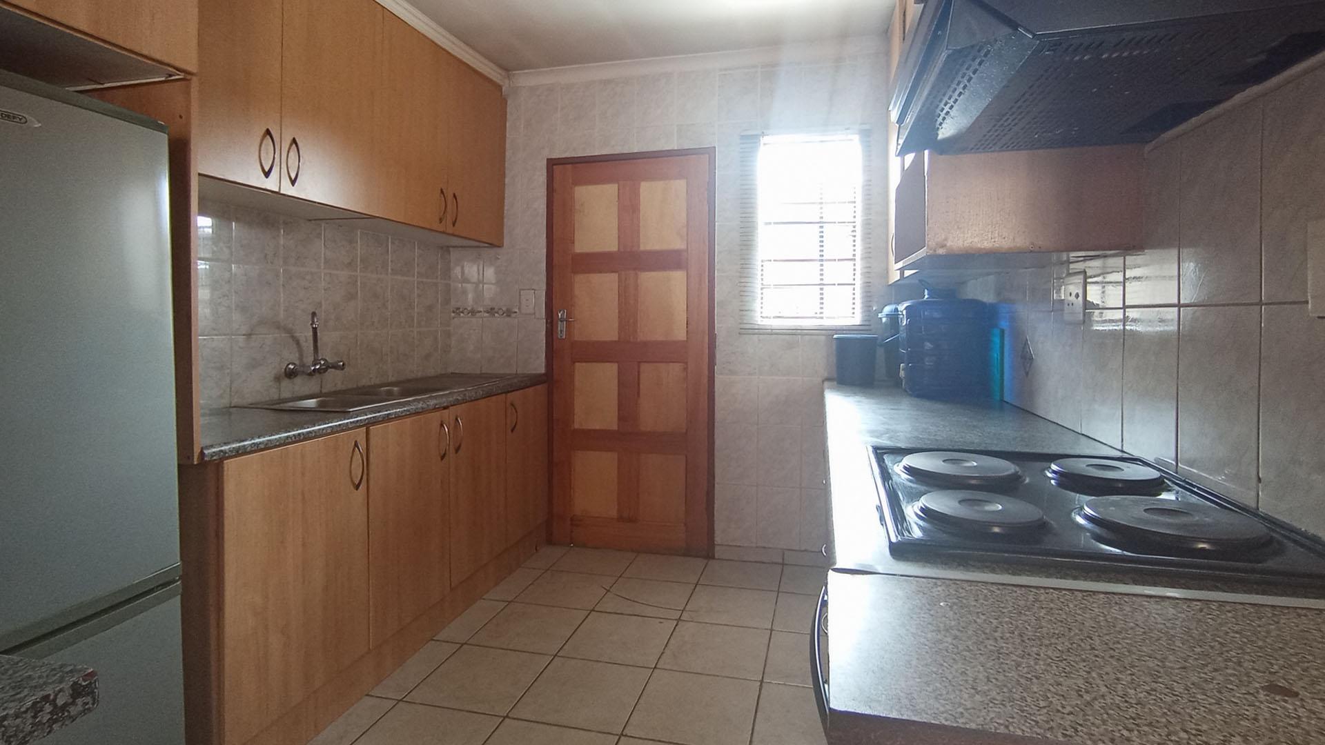 Kitchen - 15 square meters of property in Clayville
