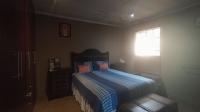 Bed Room 1 - 19 square meters of property in Clayville