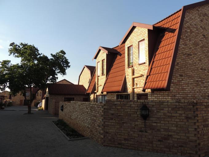 4 Bedroom Duplex for Sale For Sale in Willowbrook - Private Sale - MR149942