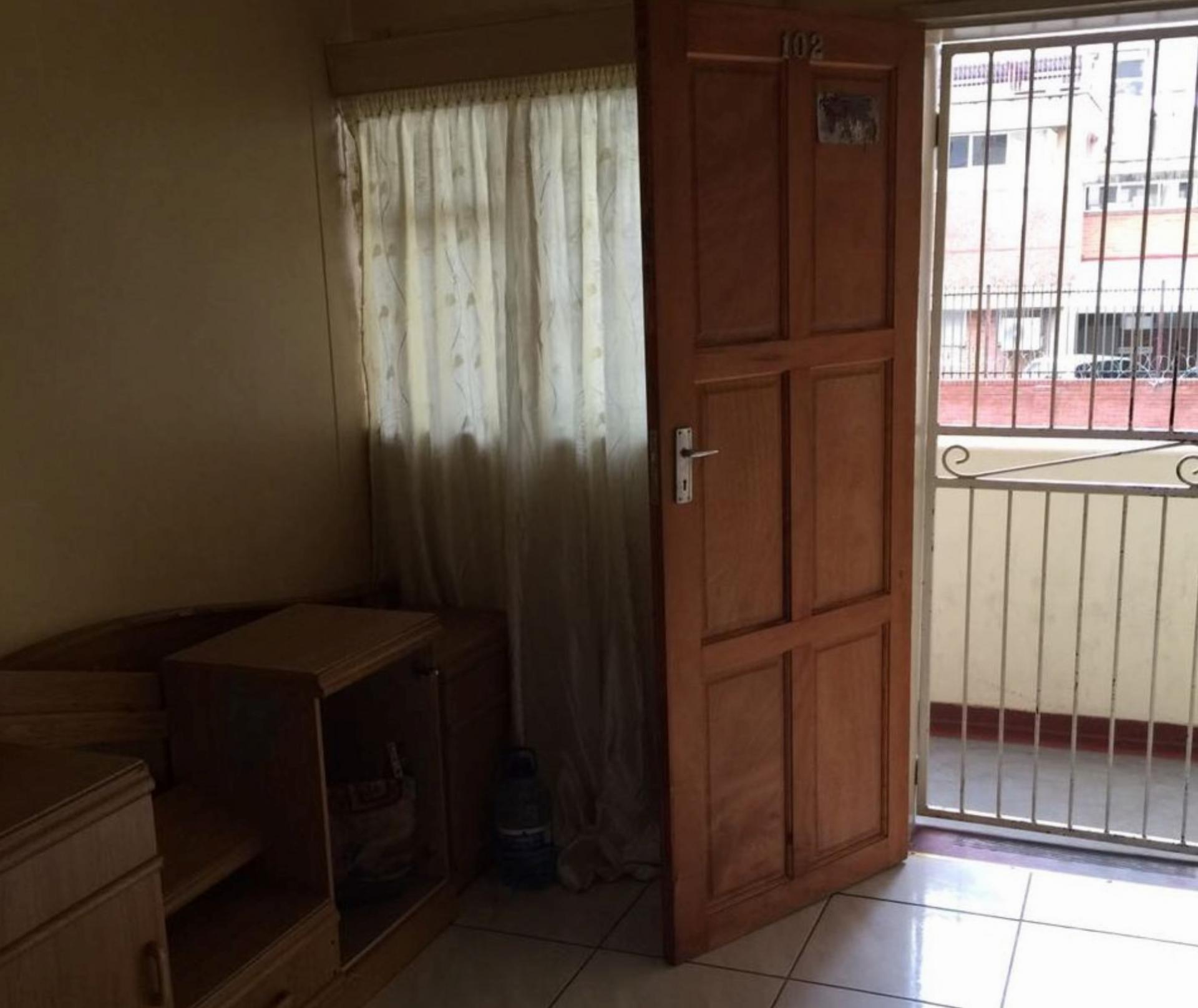 Lounges - 12 square meters of property in Bloemfontein