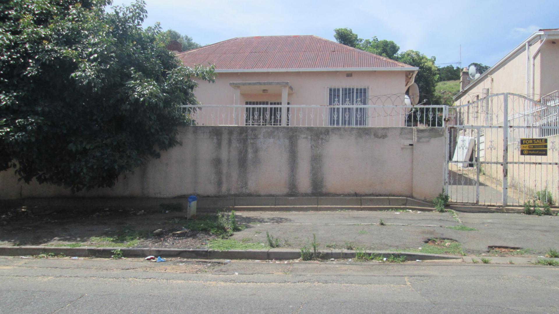 Front View of property in Jeppestown