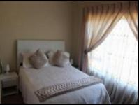 Bed Room 1 of property in Kempton Park