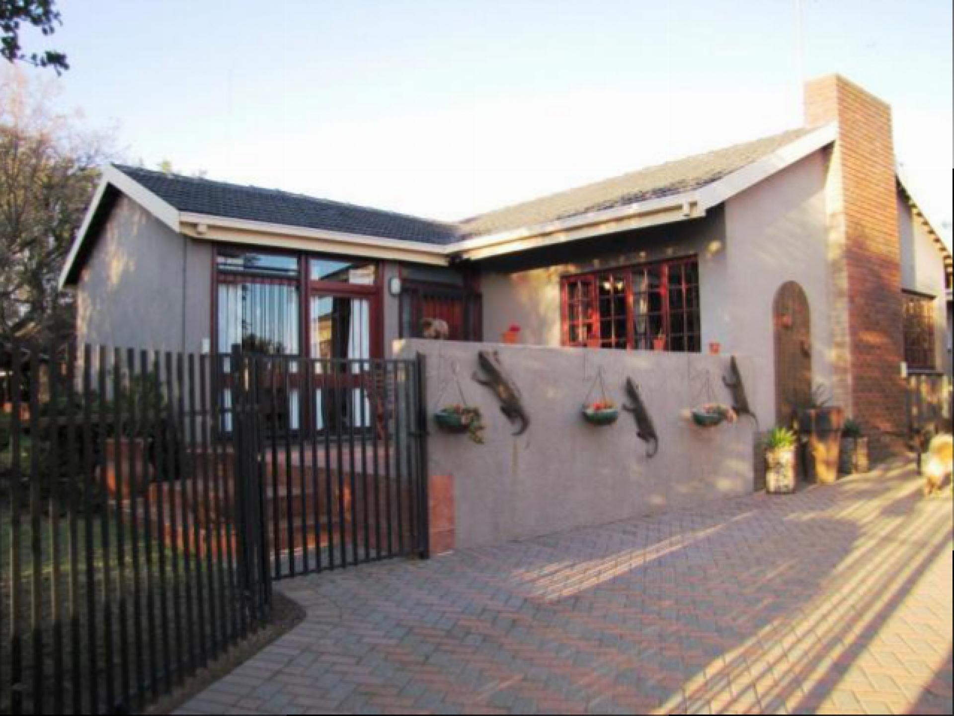 Standard Bank EasySell 4 Bedroom House for Sale in Elarduspa image picture photo