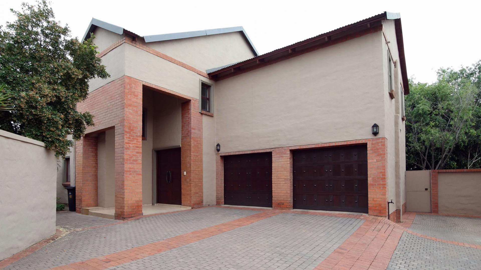 Front View of property in Silver Lakes Golf Estate