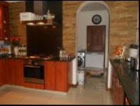 Kitchen - 14 square meters of property in Kengies