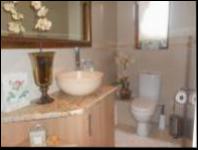 Guest Toilet - 4 square meters of property in Kengies