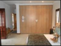 Main Bedroom - 27 square meters of property in Kengies
