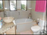 Bathroom 1 - 5 square meters of property in Kengies