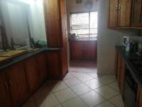 Kitchen - 17 square meters of property in Henley-on-Klip