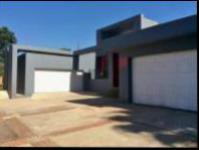 4 Bedroom 3 Bathroom House for Sale for sale in Farrarmere
