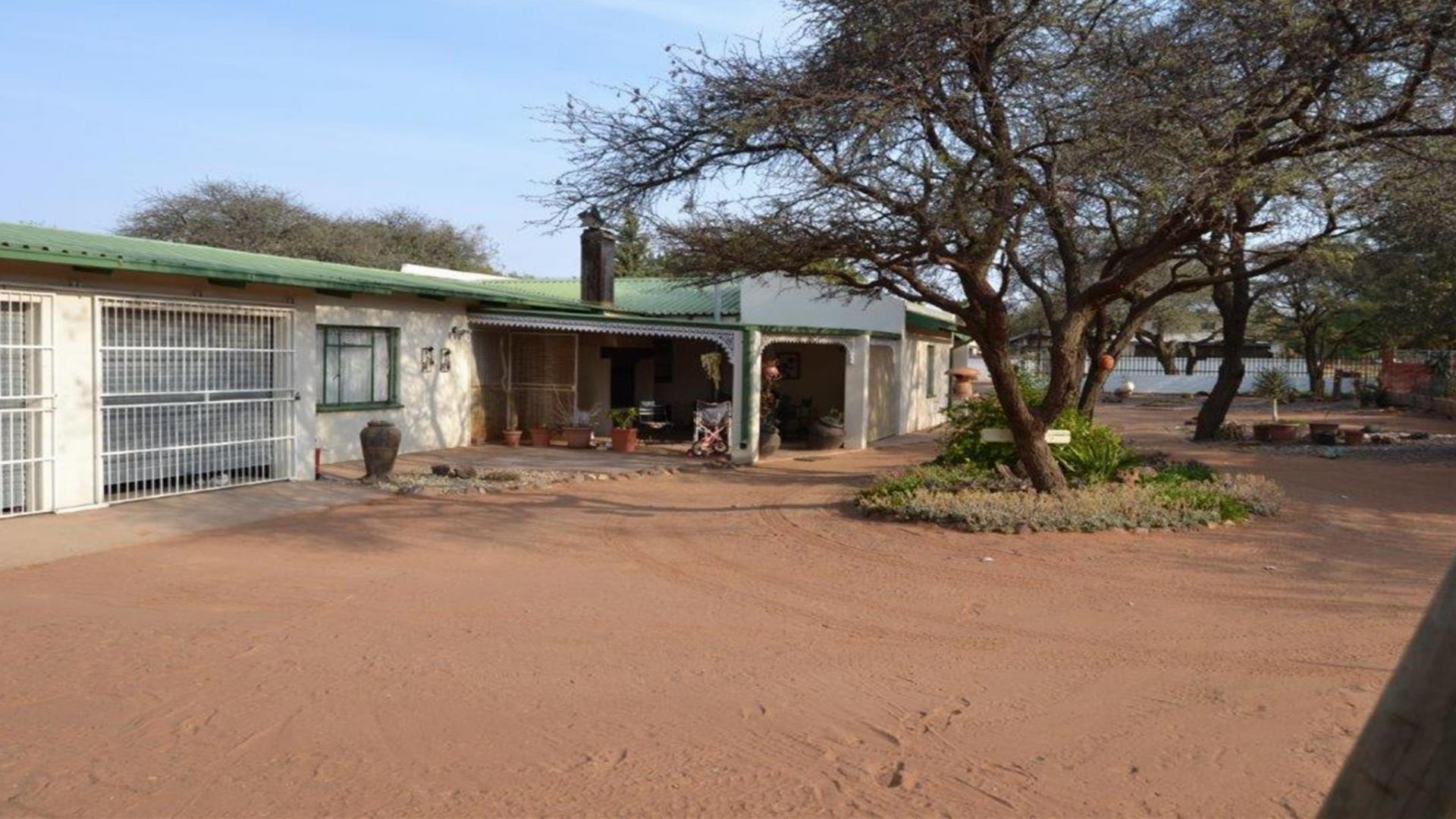 Front View of property in Olifantshoek