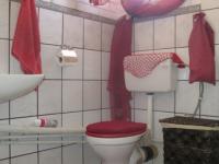 Bathroom 1 - 6 square meters of property in Oranjeville