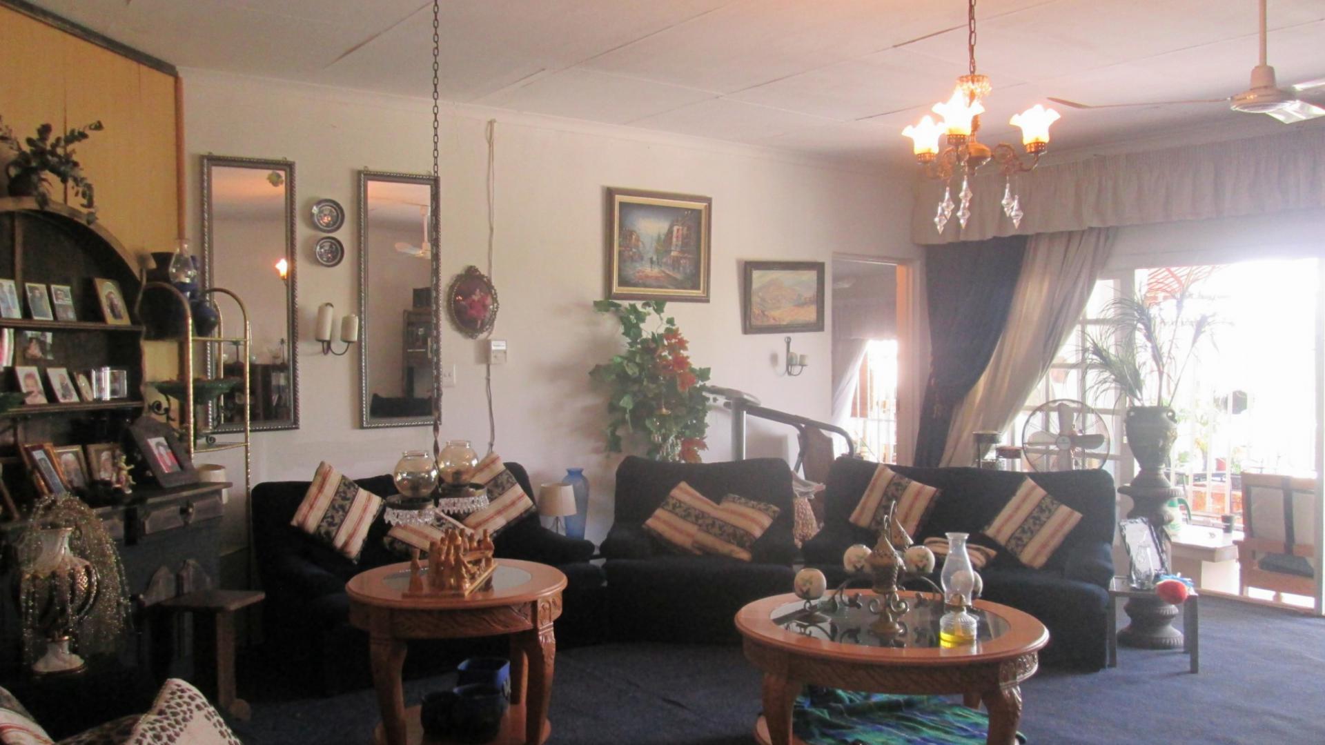 Lounges of property in Oranjeville