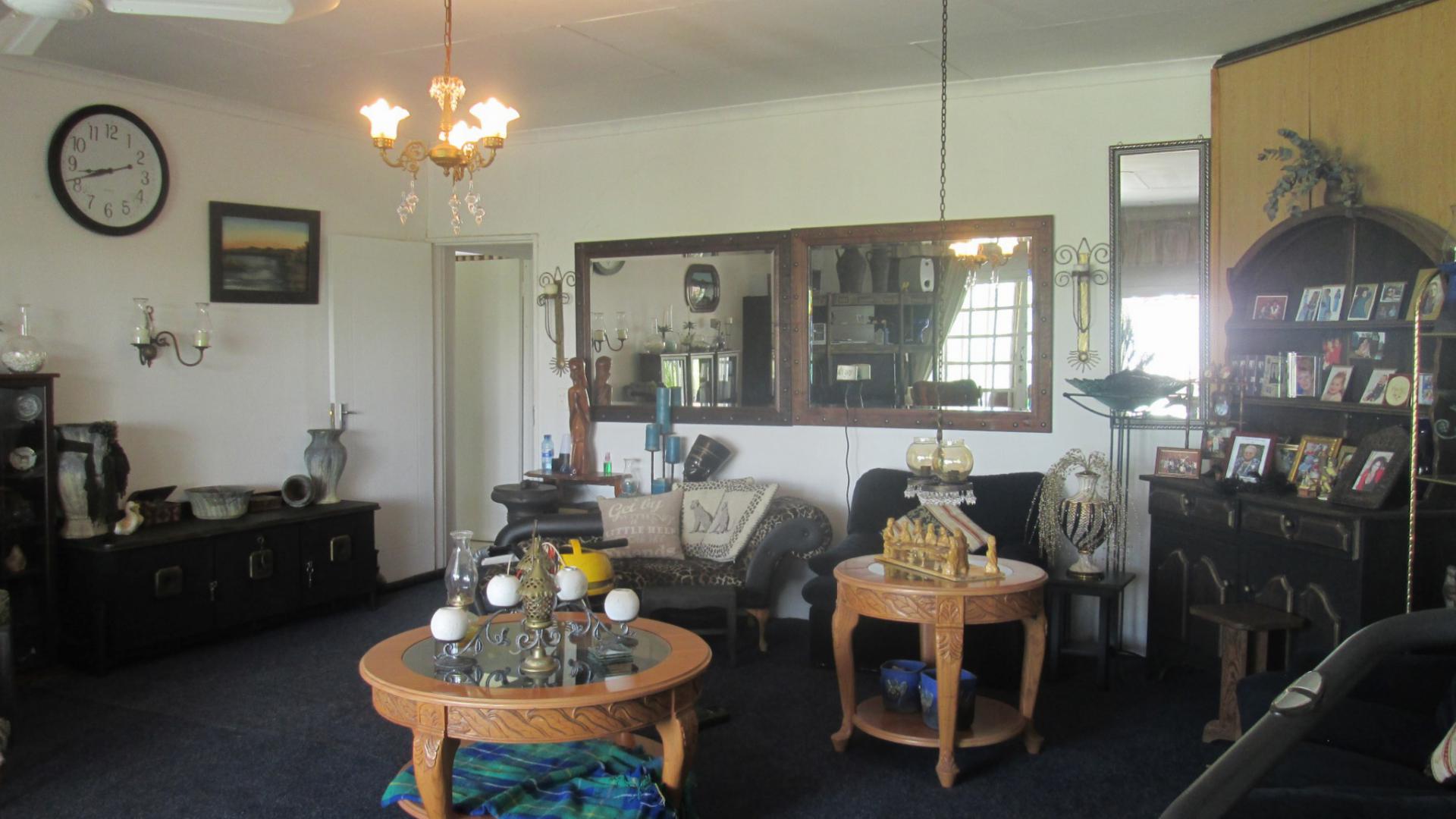 Lounges of property in Oranjeville