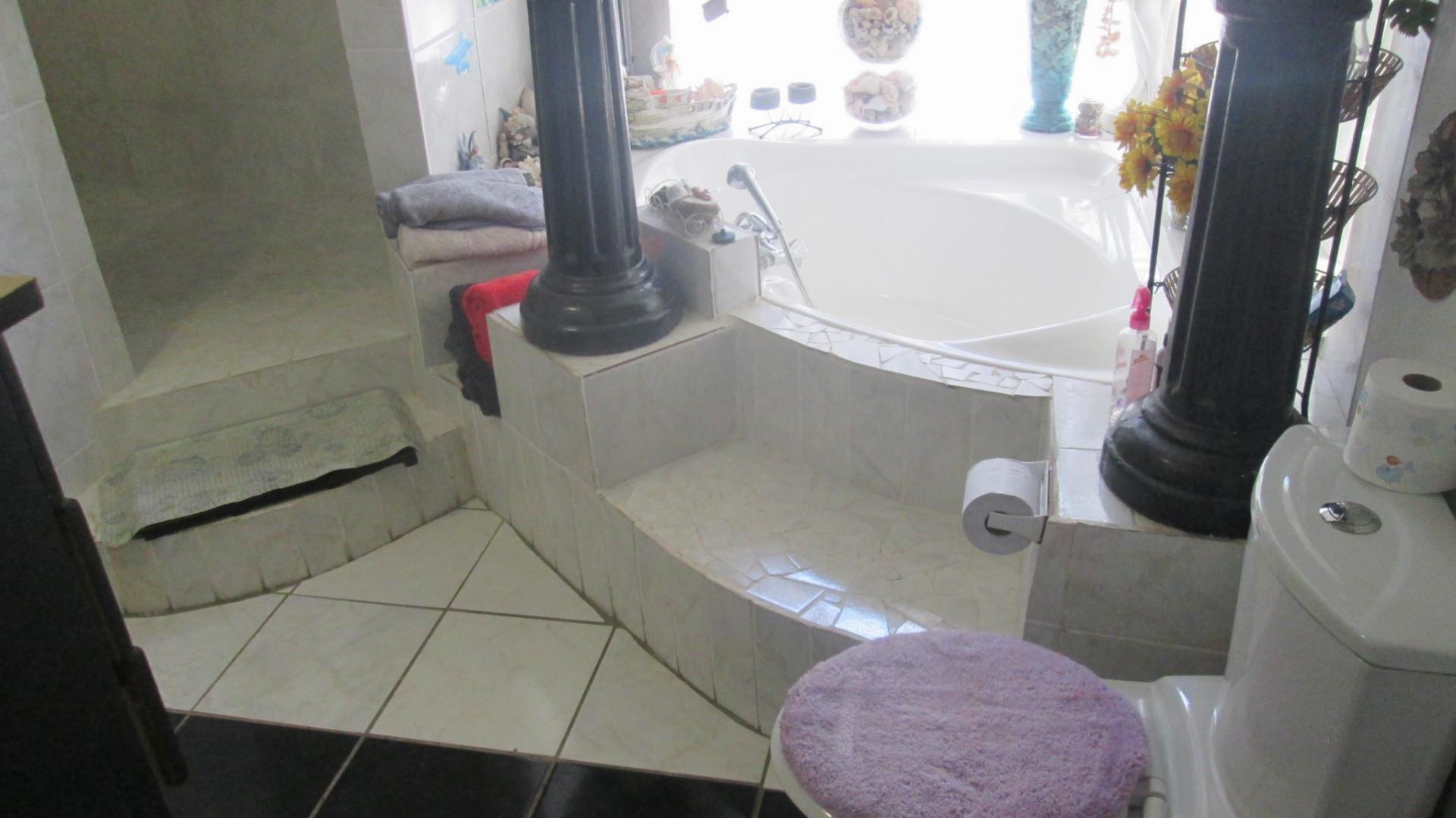 Main Bathroom of property in Oranjeville