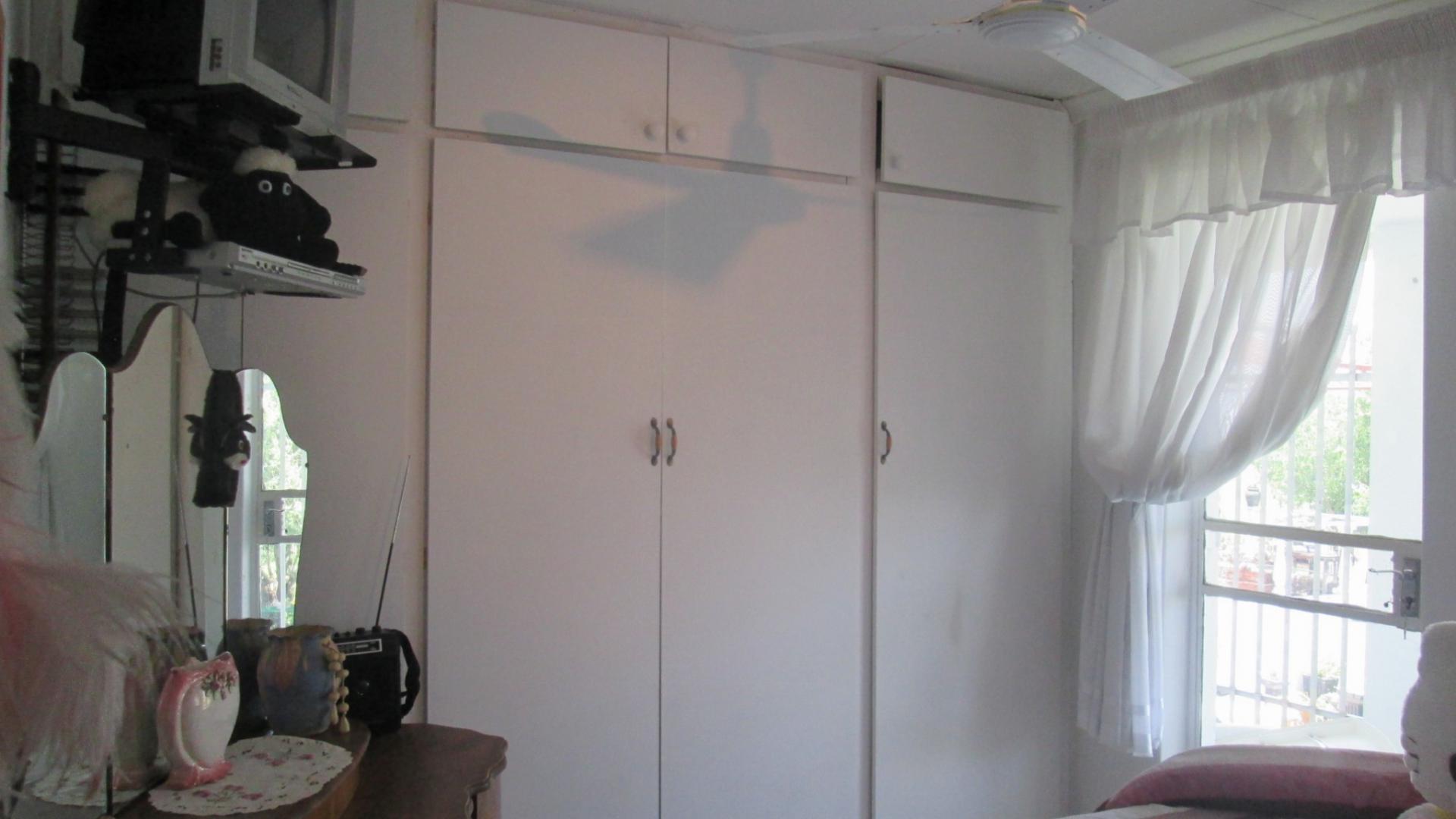 Bed Room 1 of property in Oranjeville