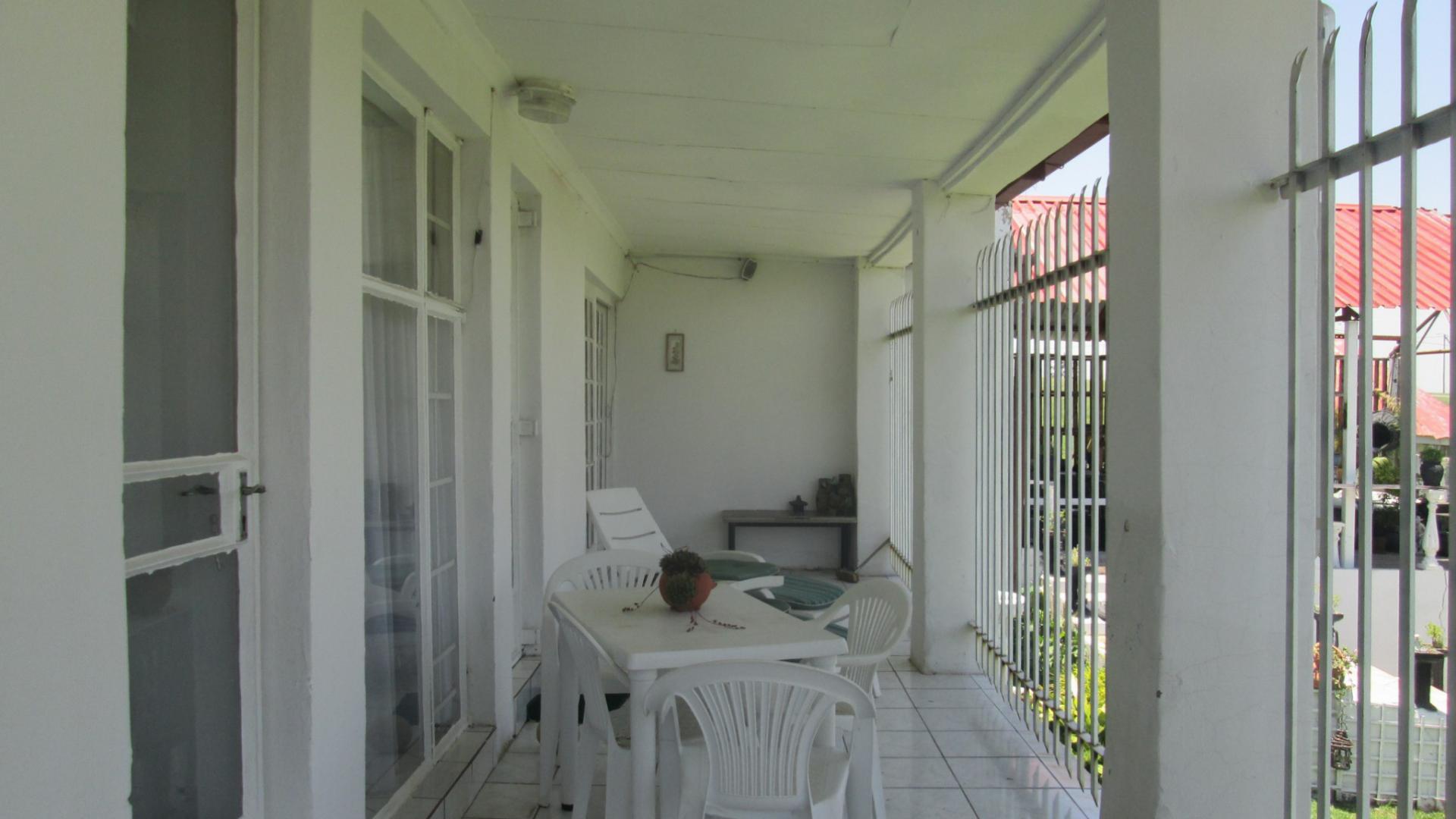 Patio of property in Oranjeville