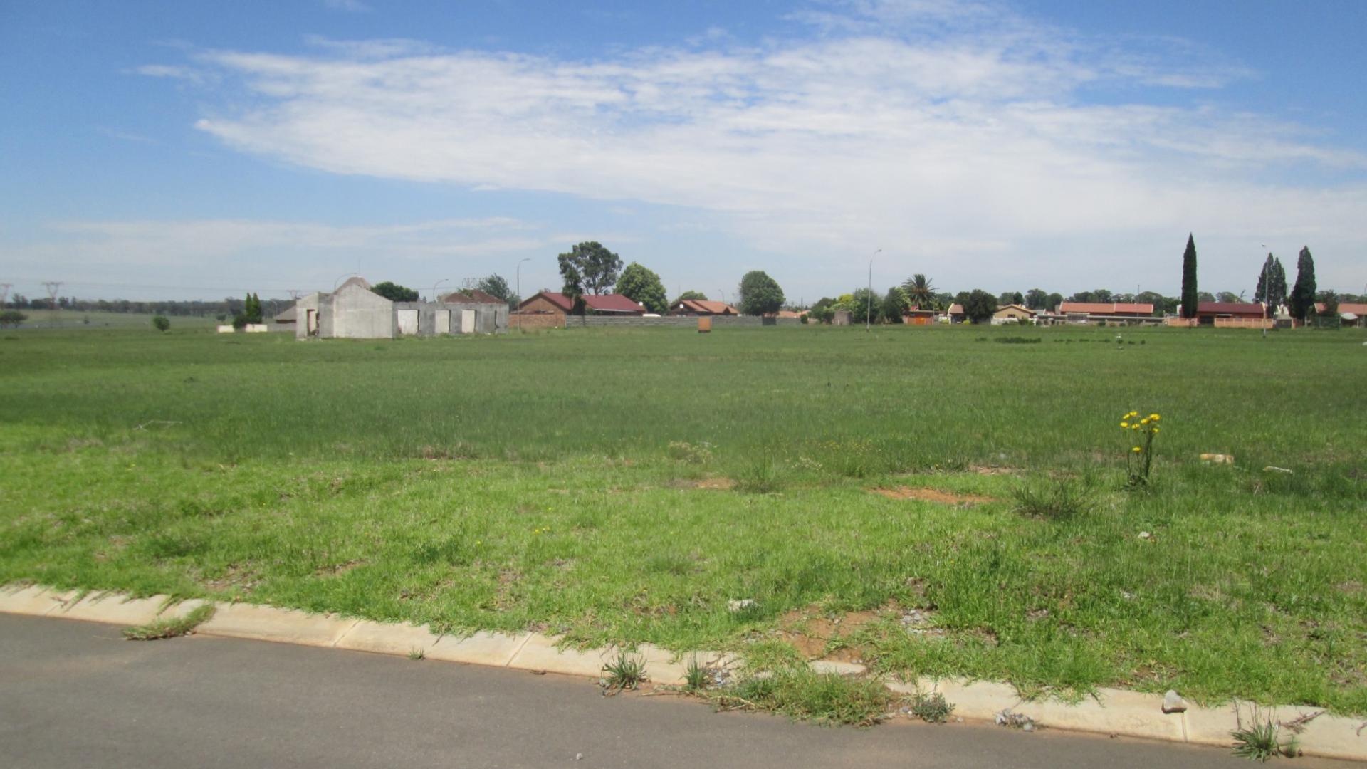 Front View of property in Struisbult