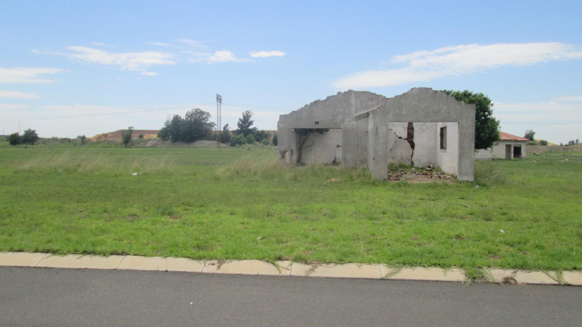 Front View of property in Struisbult