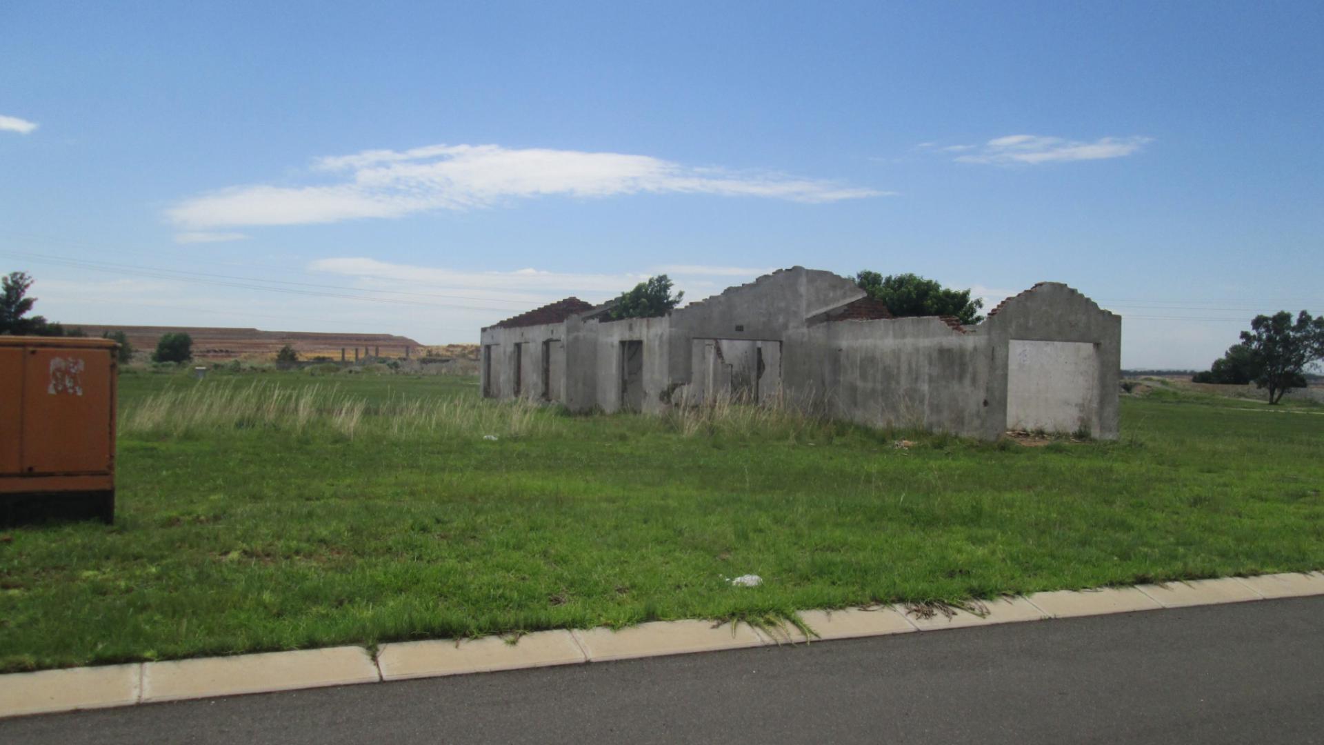 Front View of property in Struisbult